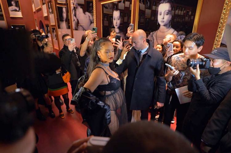 « Paris, capitale de la mode, 50 ans de Fashion Week  » par Loïc Prigent sur France 5 vendredi 28 juin 2024 (vidéo)