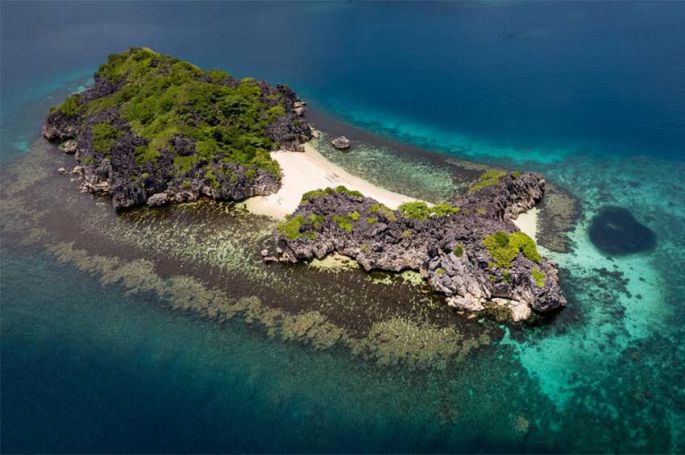&quot;Koh-Lanta&quot; : Denis Brogniart présente l&#039;île de l&#039;exil, un endroit particulièrement inhospitalier de cette nouvelle saison (vidéo)