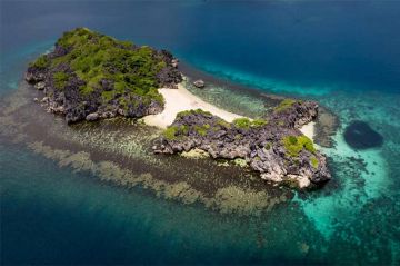 "Koh-Lanta" : Denis Brogniart présente l'île de l'exil, un endroit particulièrement inhospitalier de cette nouvelle saison (vidéo)