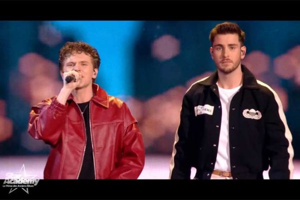 Replay "Star Academy" : Bastiaan et Julien Lieb chantent « Autrement » (vidéo)