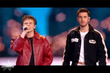 Replay &quot;Star Academy&quot; : Bastiaan et Julien Lieb chantent « Autrement » (vidéo)