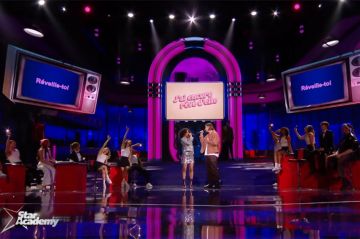 Replay Star Academy : les élèves interprètent un medley des duos cultes - Vidéo