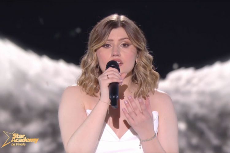 Replay &quot;Star Academy&quot; : Marine chante &quot;À corps perdu&quot; de Grégory Lemarchal (vidéo)
