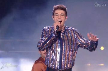 Replay &quot;Star Academy&quot; : Axel chante &quot;Don&#039;t Stop Me Now&quot; de Queen - Vidéo