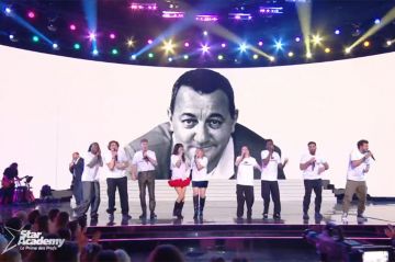 Replay &quot;Star Academy&quot; : Kad Merad, Kendji, Claudio Capéo et les élèves chantent &quot;La chanson des restos&quot; (vidéo)