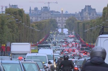"Embouteillages, parkings : dans l'enfer de la route" lundi 26 mai 2025 sur RMC Story (vidéo)