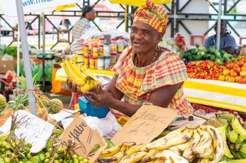 &quot;Echappées belles&quot; samedi 16 novembre 2024 : De la Guadeloupe à Saint-Martin avec Sabine Quindou sur France 5