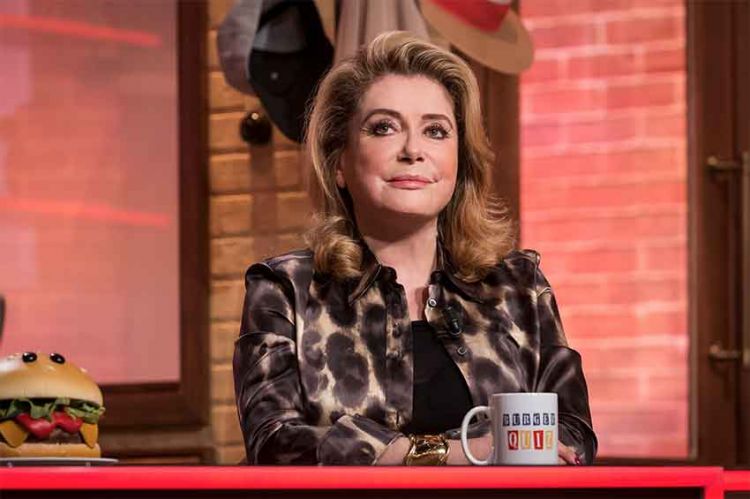 “Burger Quiz” : Catherine Deneuve sera l'invitée d'Alain Chabat mercredi 6 février sur TMC