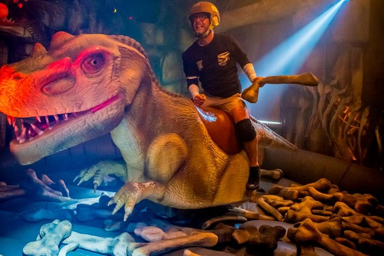 “Fort Boyard” : Maurice Barthelemy va essayer de dompter le Dino samedi soir sur France 2 (vidéo)