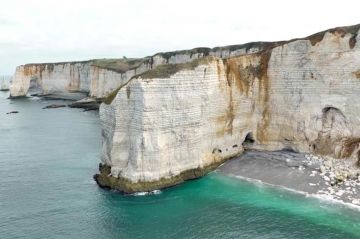 &quot;Les 100 lieux qu&#039;il faut voir&quot; : « Du littoral normand à la baie de Somme » sur France 5 dimanche 25 juin 2023 - Vidéo