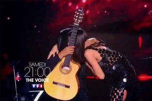 “The Voice” : bouleversée, Jenifer va fondre en larmes face à un talent ce soir sur TF1 (vidéo)