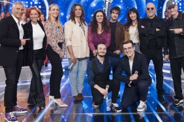 &quot;N’oubliez pas les paroles&quot; : Retour de Benoit, prime spécial Solidarité samedi 8 mars 2025, les artistes présents sur France 2