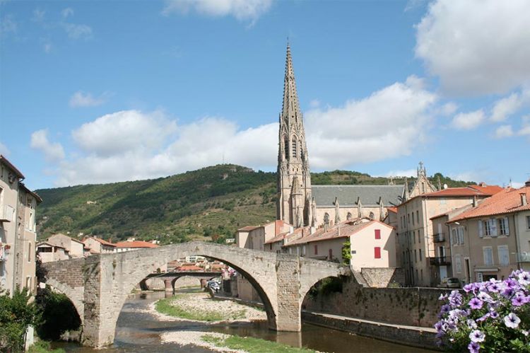 “Crime à Saint-Affrique” en tournage pour France 3 avec Florence Pernel et Guillaume