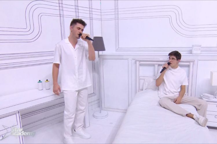 Replay "Star Academy" : Axel et Julien chantent "Take On Me" de A-ha - Vidéo