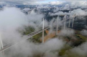 &quot;L&#039;A75 : sur la route du viaduc de Millau&quot; à revoir sur RMC Découverte mardi 13 février 2024 - Vidéo