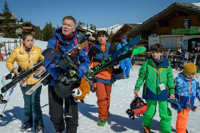 "10 jours encore sans maman" avec Franck Dubosc et Aure Atika sur W9 dimanche 12 avril 2026 (vidéo)
