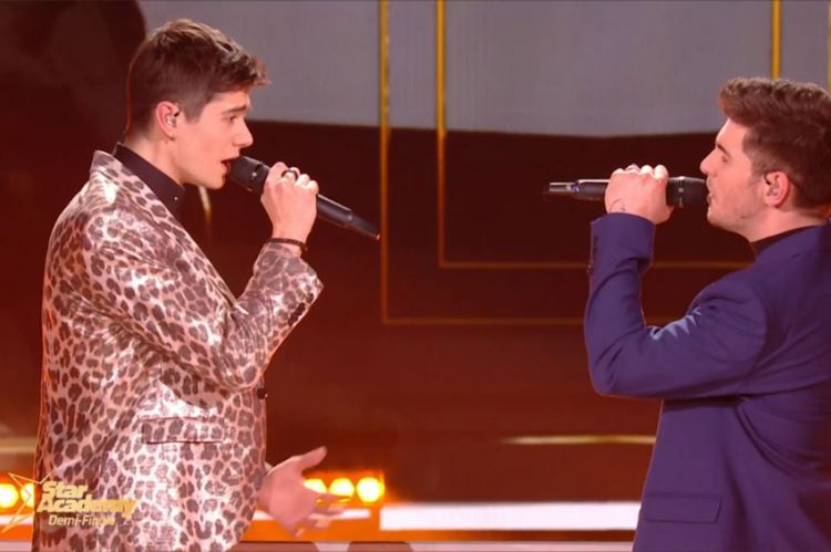 "Star Academy" : Axel et Julien chantent "The Show Must Go On" de Queen - Vidéo