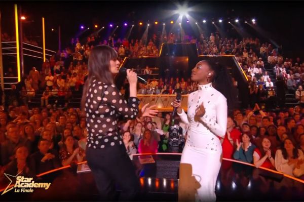 Replay "Star Academy" : Ebony et Clara Luciani chantent "Le reste" (vidéo)