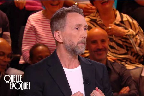 Revoir "Le Phil'Pol" de Philippe Caverivière du 6 avril 2024 dans "Quelle époque !" sur France 2 - Vidéo