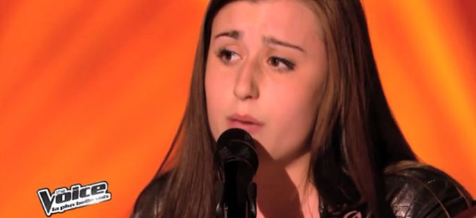 Replay “The Voice” : Caroline Savoie interprète « Ain’t No Sunshine » de Bill Withers (vidéo)