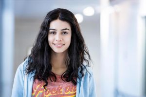 “Les bracelets rouges” : Hanane El Yousfi (Nour) parle de son arrivée dans la saison 3