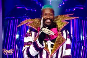 “Mask Singer” : Squelette était... Djibril Cissé ! Regardez son démasquage (vidéo)