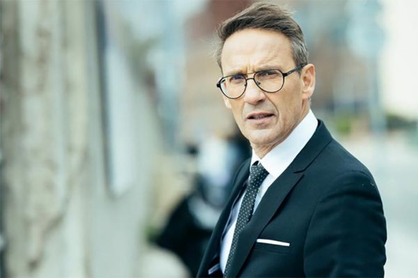 “Arnaques !” : la première à découvrir lundi 16 août sur M6 avec Julien Courbet (vidéo)