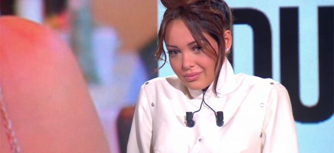 Regardez Nabilla en larmes sur CANAL+ dans “Le Tube” de Daphné Bürki (vidéo)