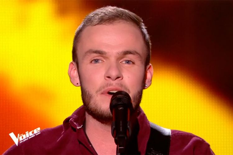 Replay “The Voice” : Yoann Dejean chante « Santiano » de Hugues Aufray (vidéo)