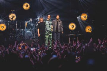 Le concert « Éphémère » de Grand Corps Malade, Ben Mazué &amp; Gaël Faye sur France 2 vendredi 2 juin 2023 dans &quot;2H2L&quot;