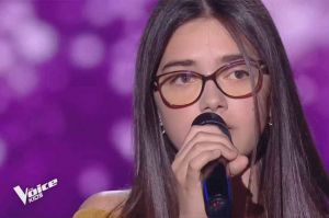 Replay “The Voice Kids” : Marie chante « Si t’étais là » de Louane (vidéo)