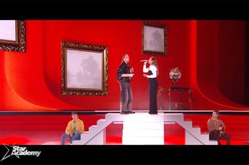 Replay &quot;Star Academy&quot; : Djebril, Pierre, Victorien interprètent un medley avec Vitaa - Vidéo