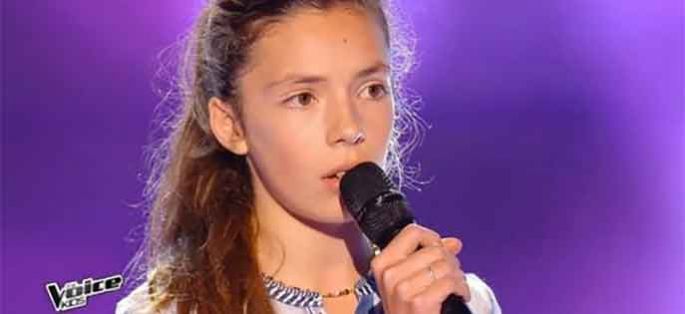 Replay “The Voice Kids” : Jeanne chante « La vie en rose » de Edith Piaf (vidéo)