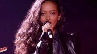 Replay “The Voice” : Lucie chante « Saint Claude » de Christine and The Queens (vidéo)