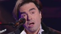 Replay “The Voice” : Frédéric Longboix chante « Bécassine » de Chantal Goya (vidéo)