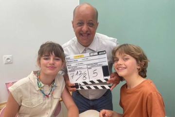Booder débute le tournage d'un nouvel épisode du &quot;Nounou&quot; avec Linda Hardy & Mademoiselle Agnès