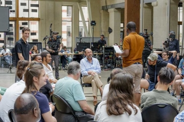 Kad Merad sera le prochain invité des "Rencontres du Papotin" le 19 septembre 2026 sur France 2