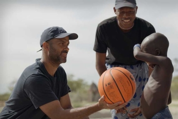 "Rendez-vous en terre inconnue" avec Tony Parker chez les Ovakuvale le 29 septembre 2026 sur France 2 (vidéo)